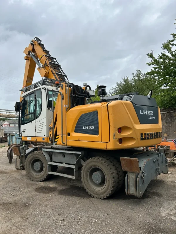 matériel tp occasion pelle sur pneus excavator liebherr gsc négoce