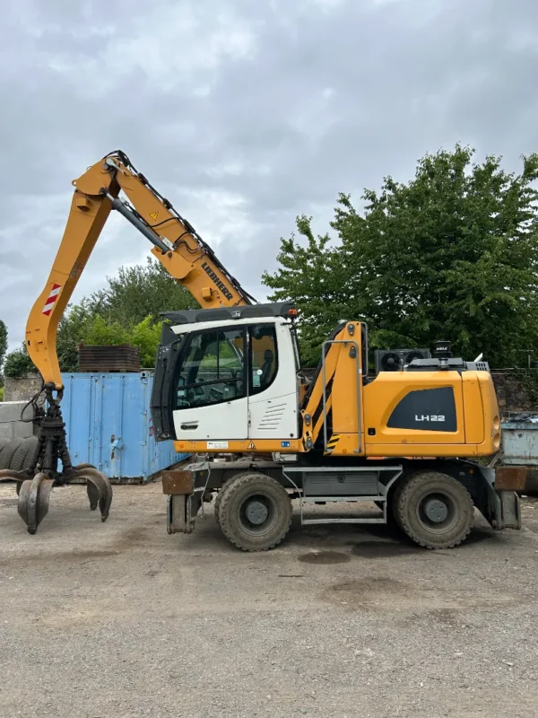 matériel tp occasion pelle sur pneus excavator liebherr gsc négoce